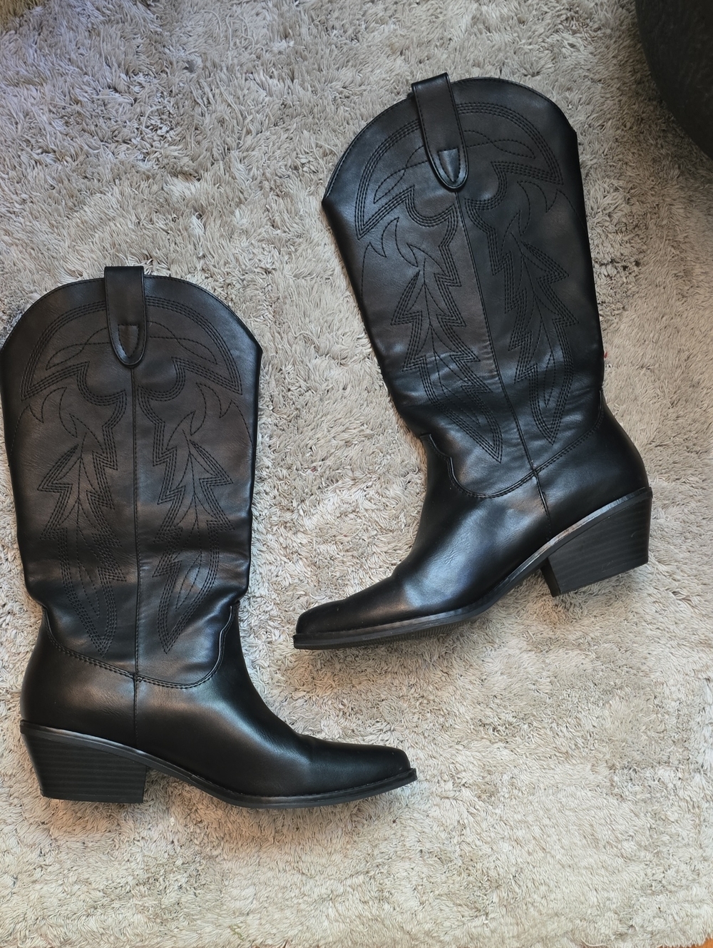Women's Black Western-Style Heeled Boots